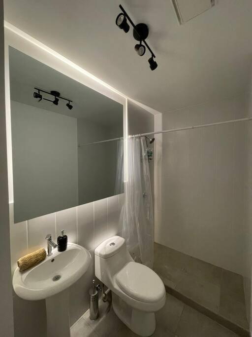 Lovely 1 Bedroom Unit With Free Parking Modra Zone 4 Guatemala City Eksteriør bilde