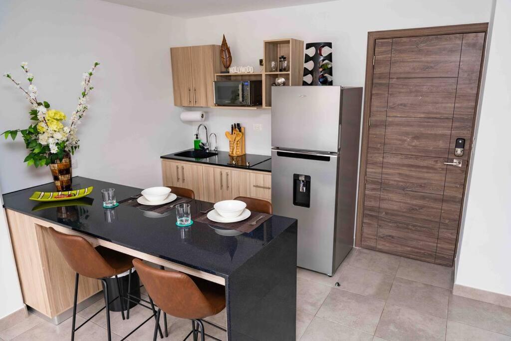 Lovely 1 Bedroom Unit With Free Parking Modra Zone 4 Guatemala City Eksteriør bilde
